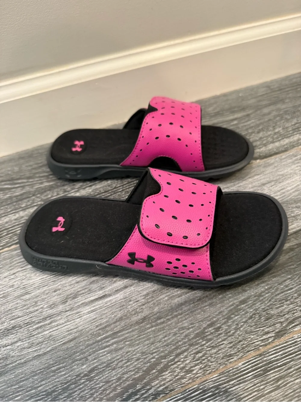 Under Armour Kids Hot Pink and Black Adjustable Slide Sandals